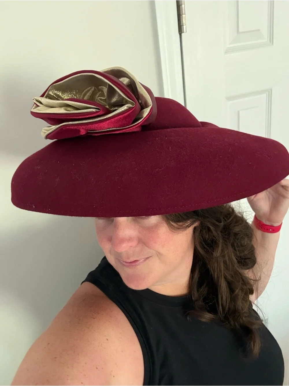 Women's Maroon Wool Felt Hat with Gold Satin Accent - Picture 9 of 9